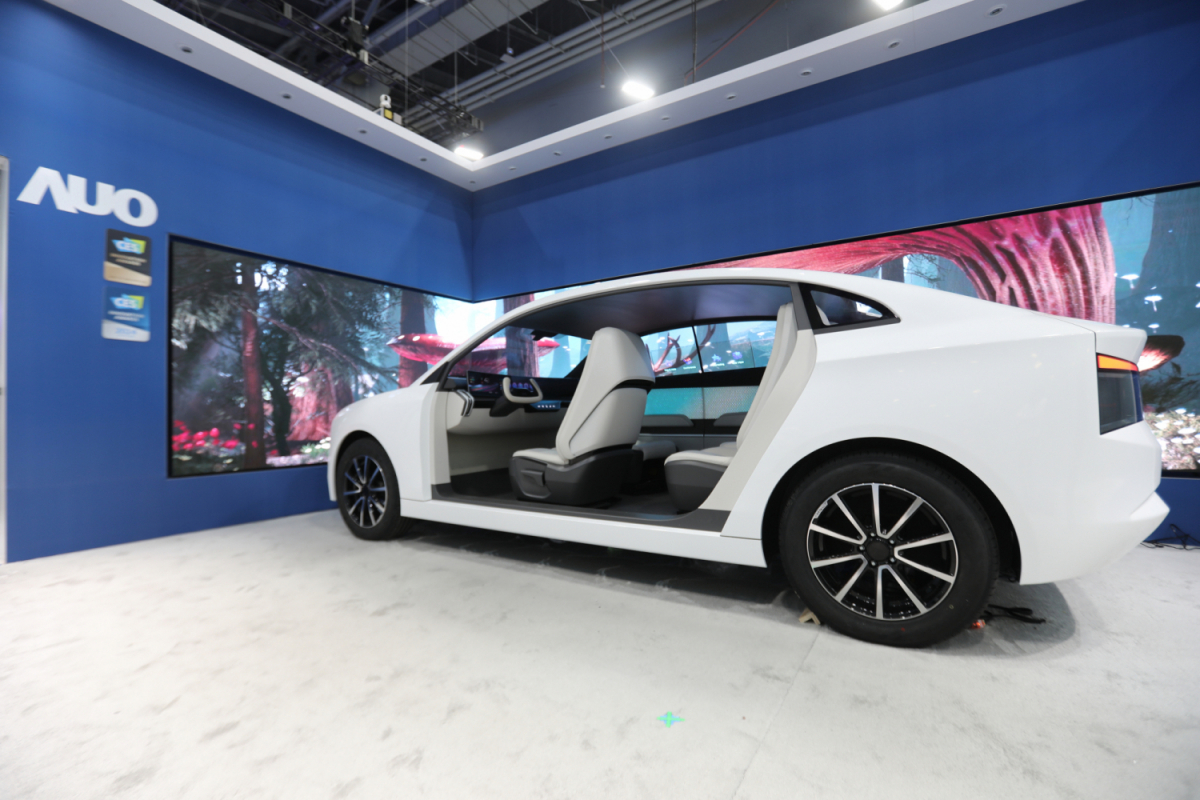 DUOBAO�����پW�l��ȫ��Smart Cockpit 2024�������@ʾ���óɹ�����ጷ�Micro LED�K�O�@ʾ���g���ܵ�ȫ���ǻ���œ���ԠI��ͻ����������ʽ��ҕ�X�w򞣬���¶��x�ǻ���œ���M���{���ˆT��ȫ��λ������